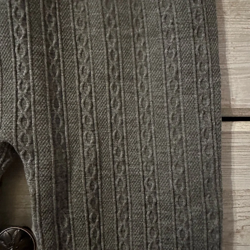 Gray Cable Knit Leggings - Picture 3 of 5